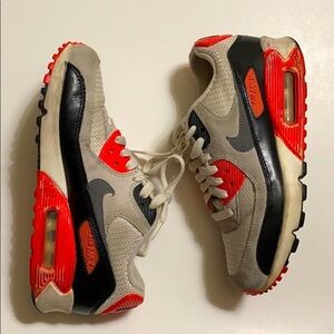 - 2014 air Max 90 infrared size: 5Y (no box)